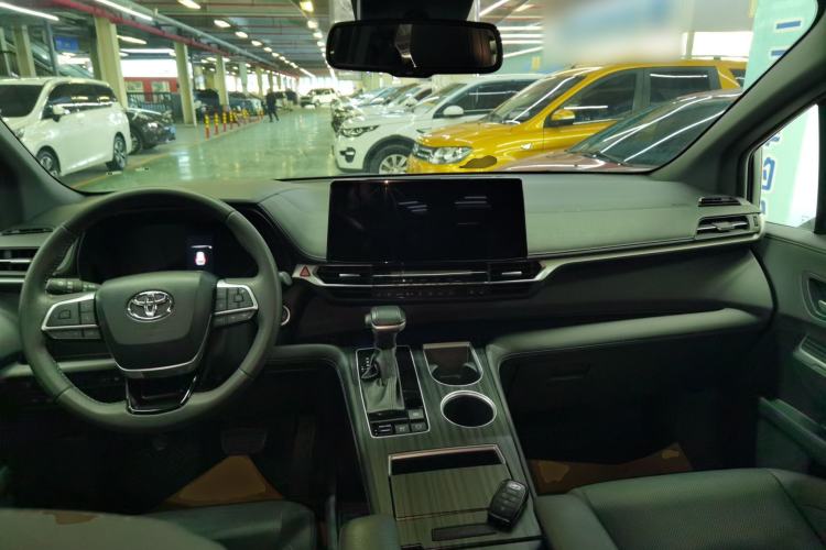 Used Toyota Sienna 2021 2.5L Hybrid Premium Edition
