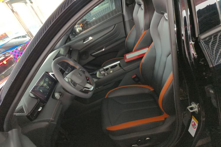 Used Changan UNI-V 2025 Model Third-Generation 1.5T 500Bar Prestige Edition
