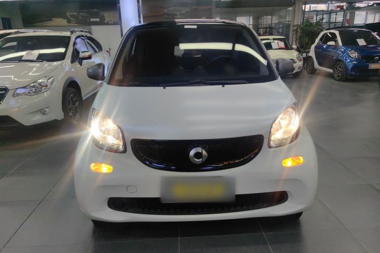 Used  fortwo 2019 0.9T 66kW Hardtop Wind Power Edition China VI
