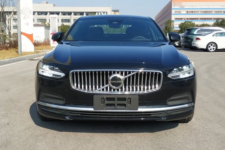 Used Volvo S90 2025 B5 Zhiyi Luxury Edition
