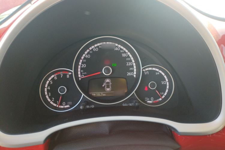 Used Volkswagen Beetle 2015 180TSI model
