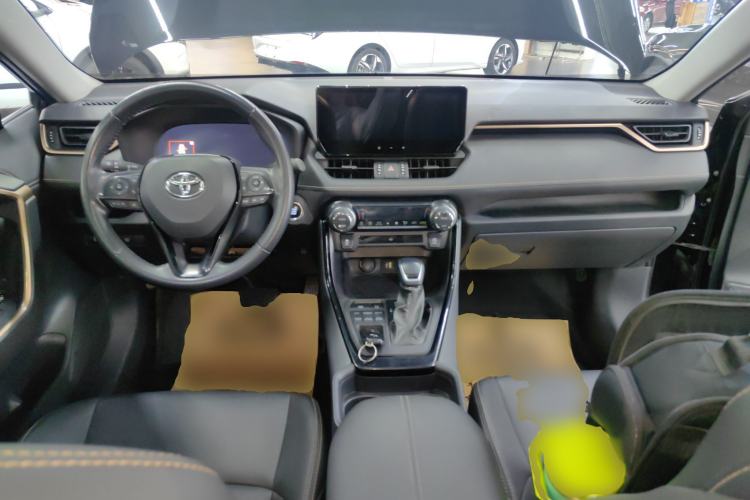 Used Toyota Wildlander 2024 2.0L CVT 4x4 Luxury PLUS Edition