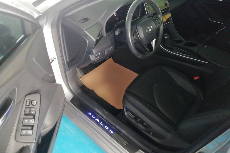 Used Toyota Avalon 2019 Dual-Engine 2.5L Luxury Edition China VI Standard
