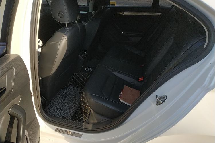 Used Volkswagen Lamando 2015 280TSI DSG Comfort Edition
