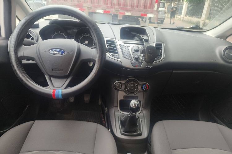 Used Ford Fiesta 2013 Hatchback 1.5L Manual Fashion Edition

