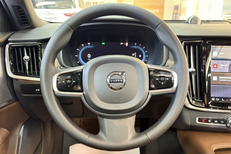 Used Volvo S90 2025 B5 Zhiya Luxury Edition
