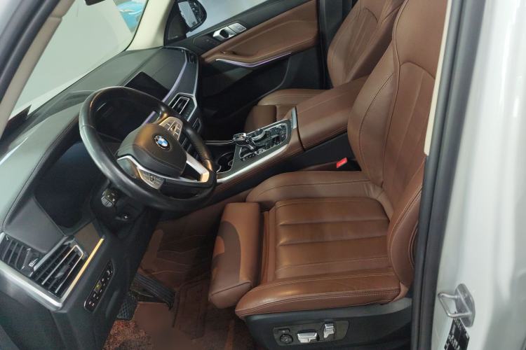 Used BMW X7 2019 xDrive40i Luxury Package with Leading Features
