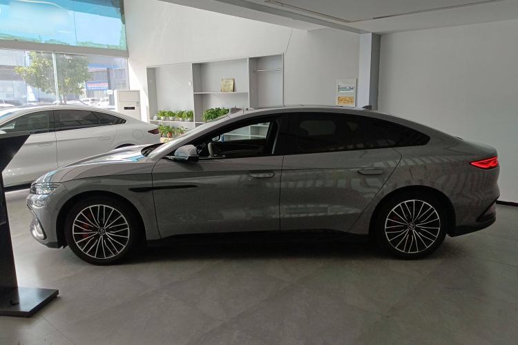 Used BYD Han 2025 EV with 701 km of Laser Radar-Enabled Intelligent Driving
