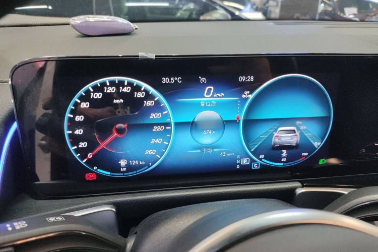 Used Mercedes-Benz GLB 2023 Refreshed GLB 200 Dynamic Edition
