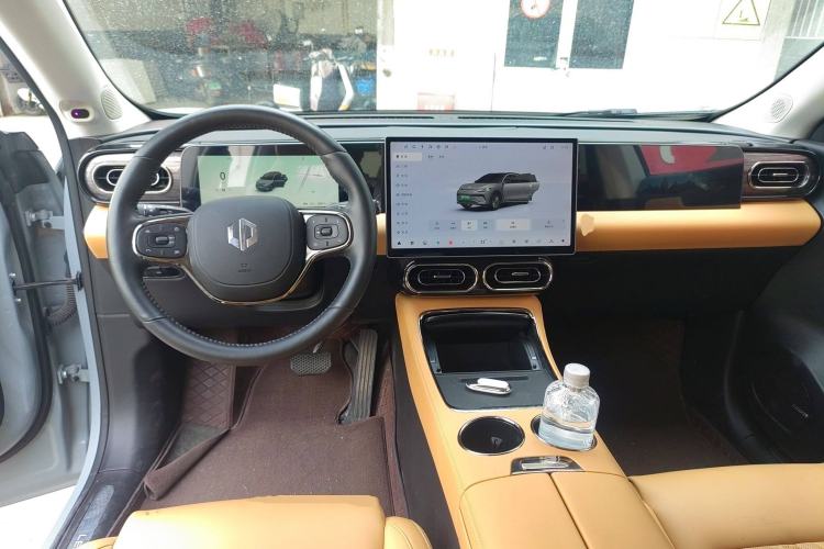 Used Leapmotor C11 2024 Range-Extended 300 Luxury Edition
