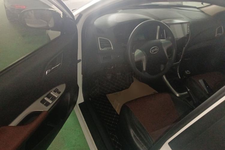 Used BYD F3 2015 Energy-Saving Edition 1.5L Manual Luxury Model
