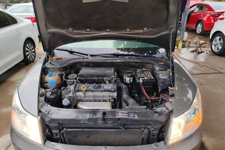 Used Skoda Octavia 2015 Classic Model 1.6L Manual Eado Version
