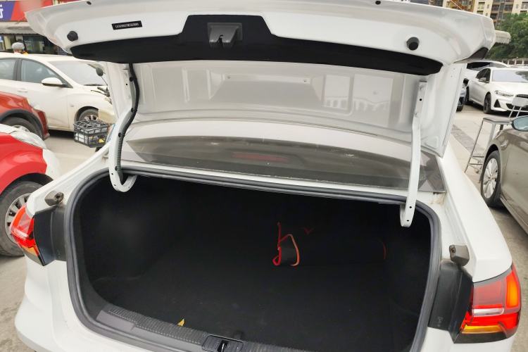 Used Roewe i5 2021 1.5L CVT Platinum Edition
