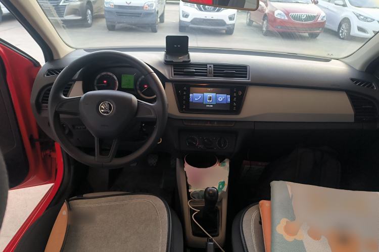 Used Skoda Fabia 2017 1.4L Manual Enjoy Edition
