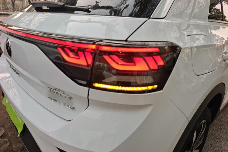 Used Volkswagen T-ROC 2024 280TSI DSG Two-Wheel-Drive Time Edition
