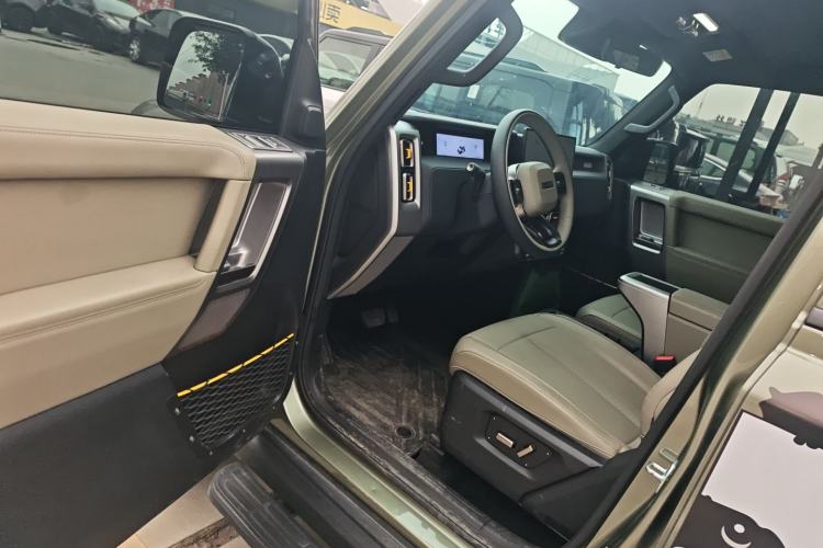 Used  V23 2025 501 Four-Wheel Drive Intelligent Driving Version
