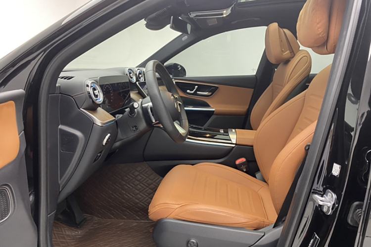 Used Mercedes-Benz GLC 2024 GLC 300 L 4MATIC Dynamic Edition 5-seater
