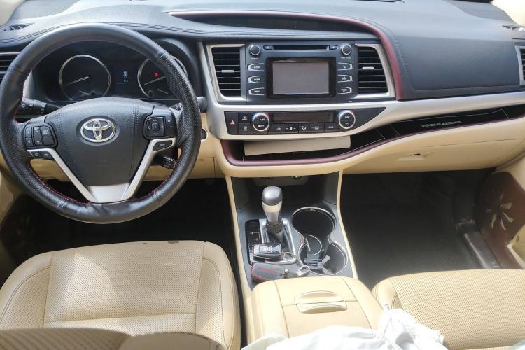 Used Toyota Highlander 2015 2.0T Two-Wheel Drive Luxury Edition 7 Seats
