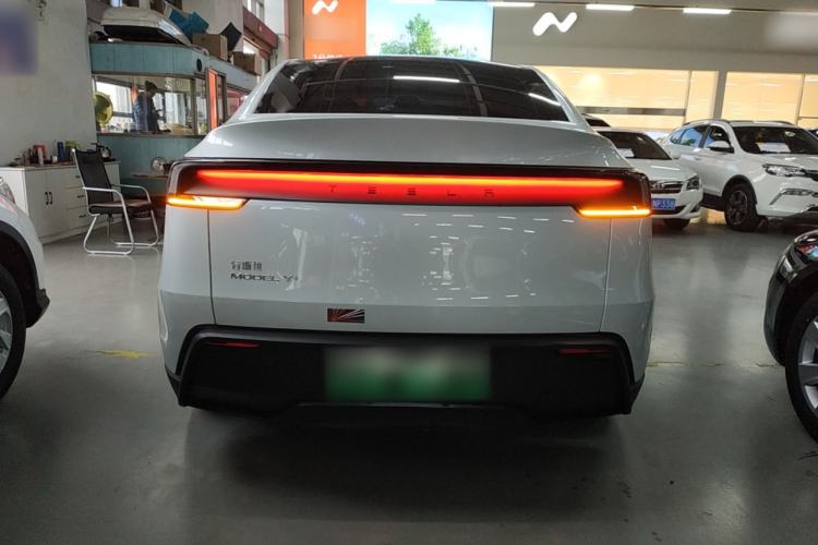 Used Tesla Model Y 2025 Long-Range All-Wheel Drive First Edition
