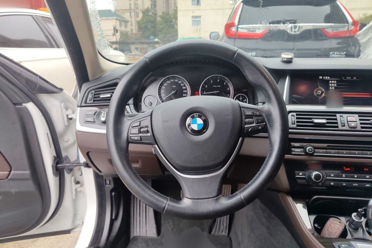 Used BMW 5 Series 2014 525Li Luxury Design Package
