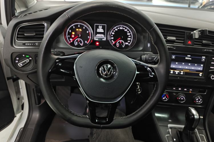 Used Volkswagen Golf 2017 230TSI Automatic Comfort Edition – Celebrating Milestone of One Million Units
