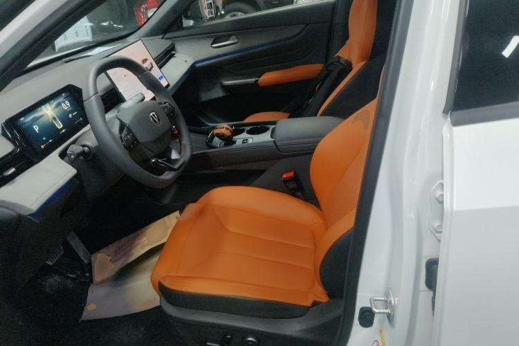 Used Changan UNI-V 2025 Model Third-Generation 2.0T Dynamic Edition