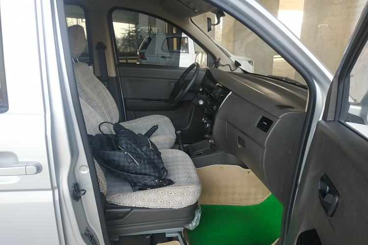 Used Wuling Rongguang V 2019 1.5L Standard Version China VI LAR
