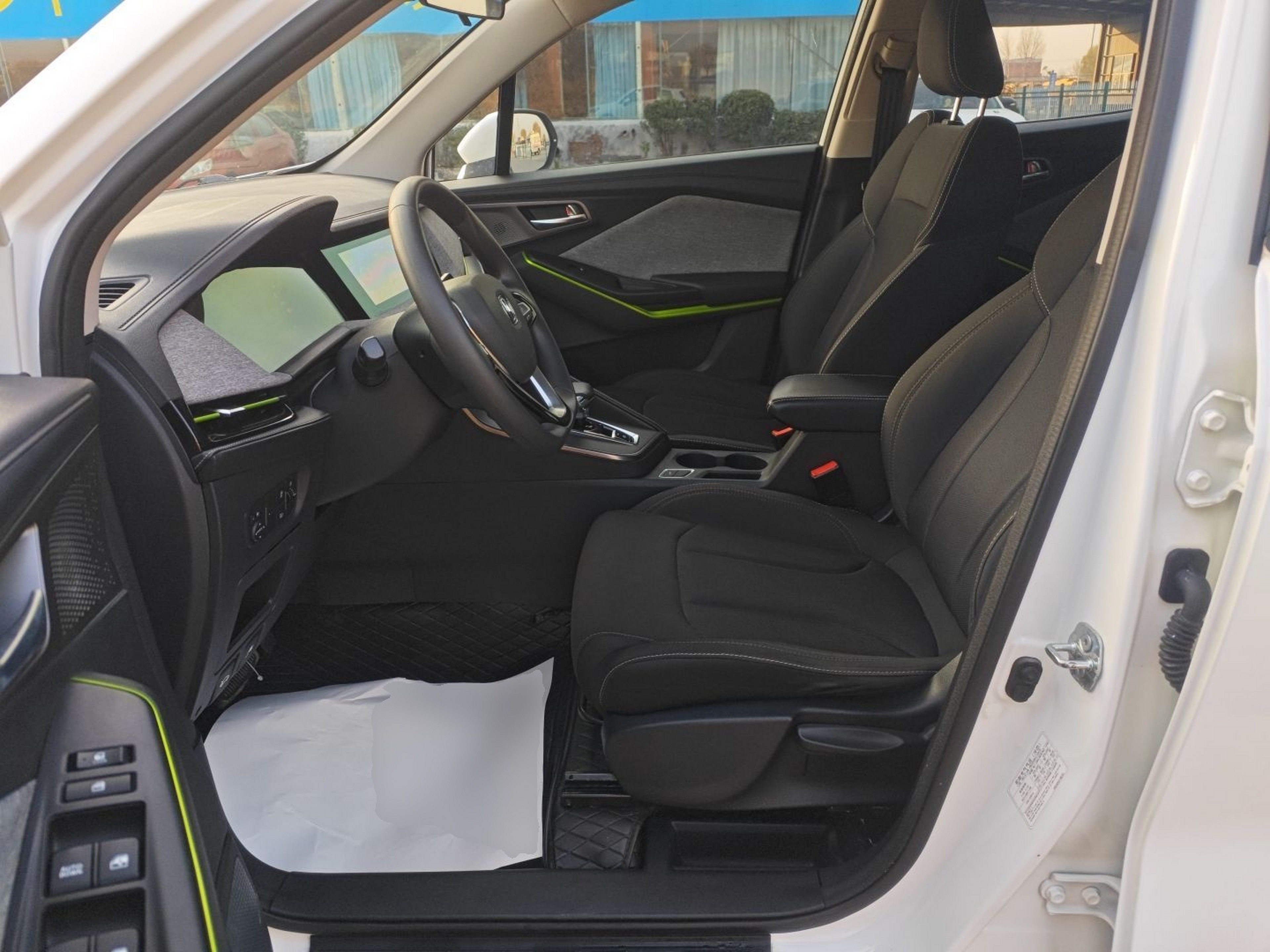 Переднее сиденье в автомобиле