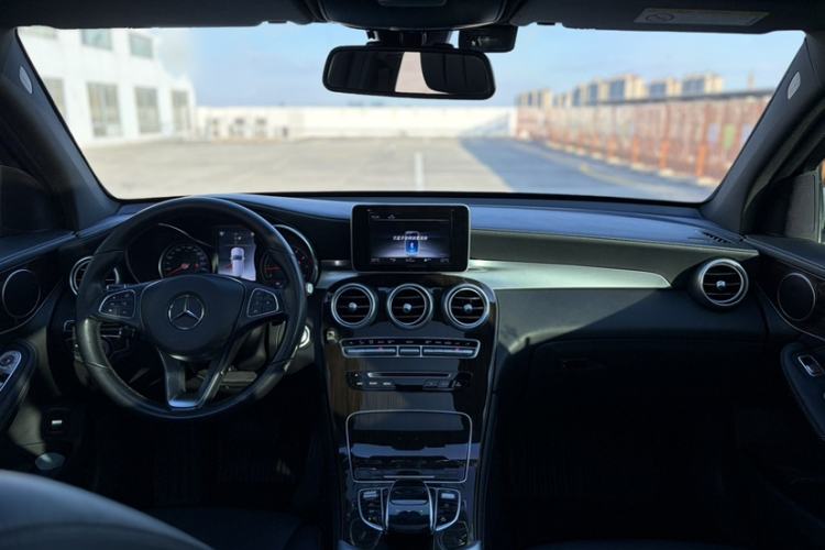 Used Mercedes-Benz GLC 2019 GLC 260 L 4MATIC Dynamic Model