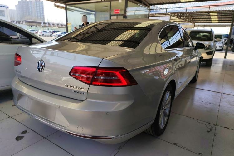 Used Volkswagen Magotan 2018 330TSI DSG Advanced Model
