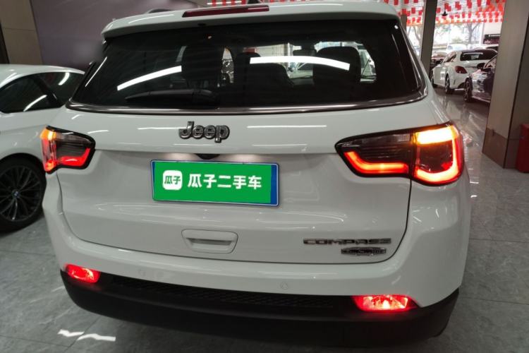 Used  Compass 2017 200T Automatic Family Edition
