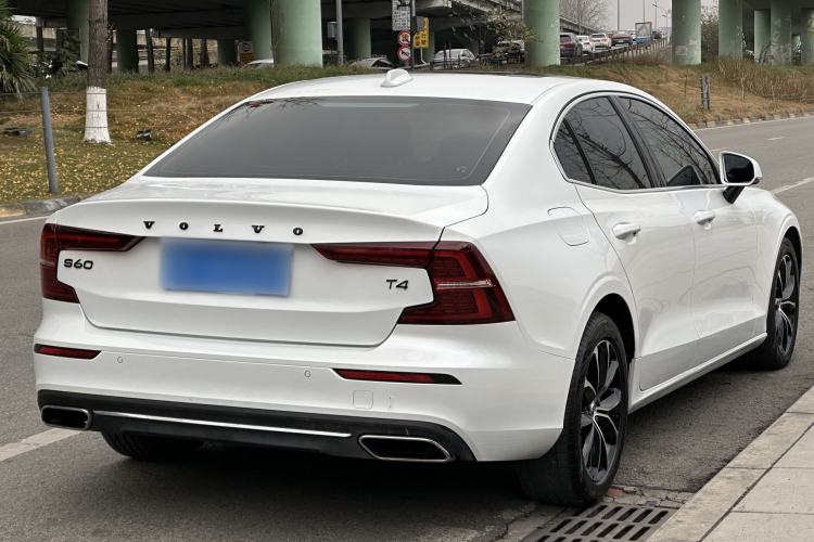Used Volvo S60 2020 T4 Zhiyi Luxury Edition
