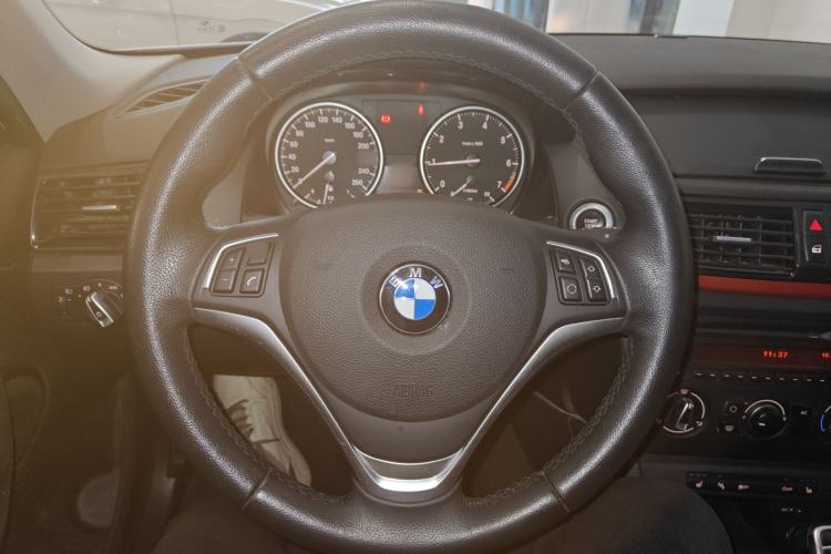 Used BMW X1 2015 sDrive18i Fashion Upgrade Edition
