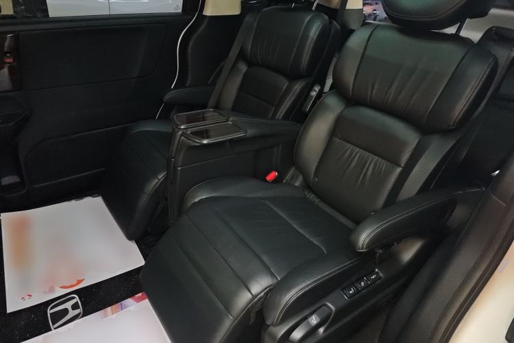 Used Honda Elysion 2016 2.4L Luxury Edition
