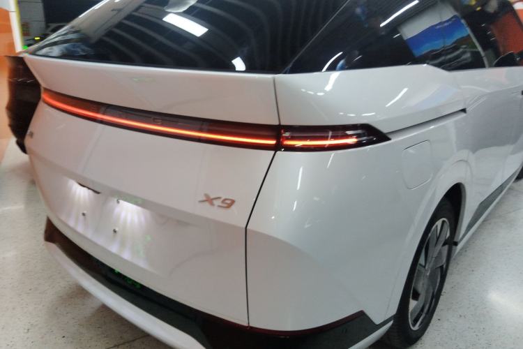 Used XPeng X9 2024 702 Ultra-Long Range Max