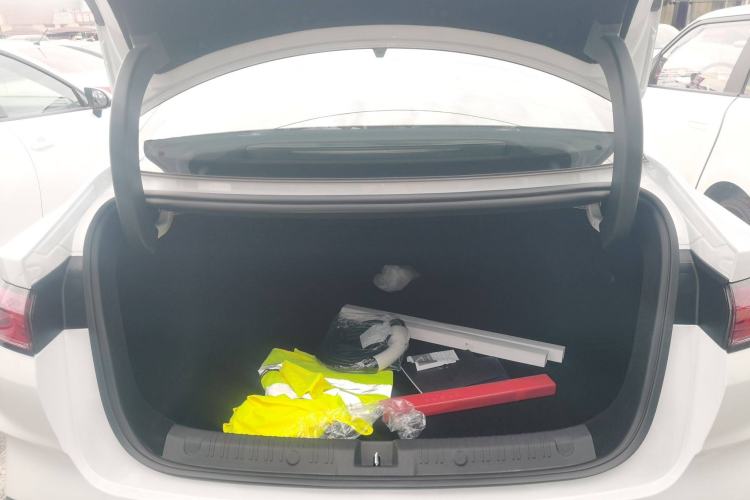 Used BYD Qin L 2025 DM-i Smart Drive 80KM Leading Model