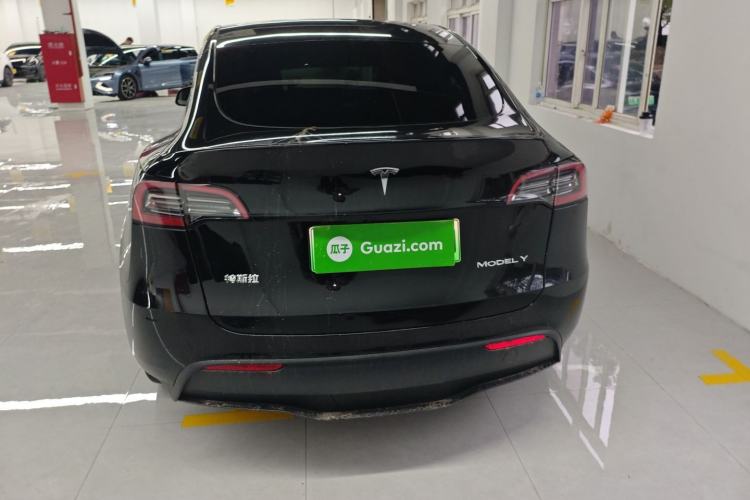 Used Tesla Model Y 2023 Long-Range All-Wheel-Drive Version