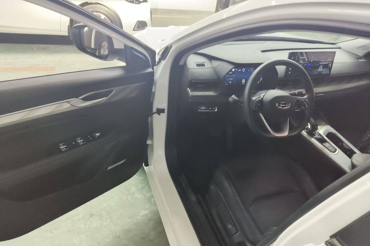 Used Geely Auto Emgrand L HiP 2022 1.5TD-DHT Pro 100KM Super Clean
