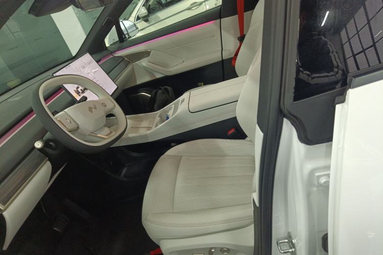 Used ONVO L60 2024 60 kWh Rear-Drive Version