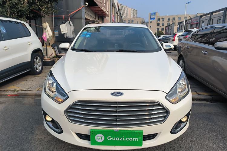 Used Ford Escort 2015 1.5L Automatic Fashion Model
