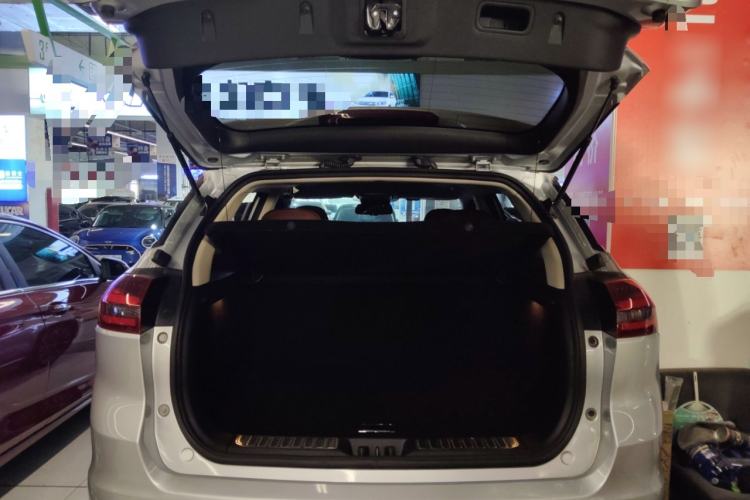 Used Geely Auto Emgrand X7 Sport 2018 1.8TD Automatic Two-Wheel Drive ZhiZun Model with 4G Connectivity
