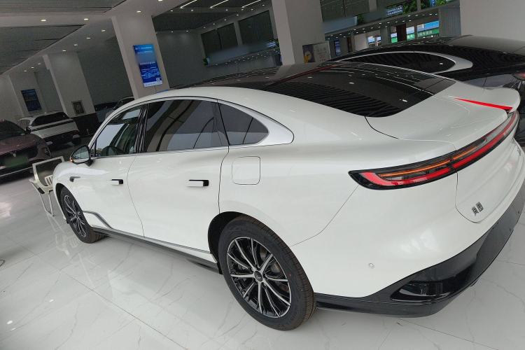 Used VOYAH PASSION 2024 PHEV Four-Wheel Drive Ultra-Long Range Executive Edition
