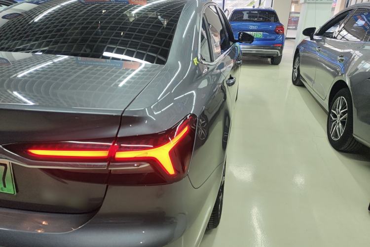 Used Roewe i6 MAX New Energy 2022 EV 500 Skyroof Flagship Edition
