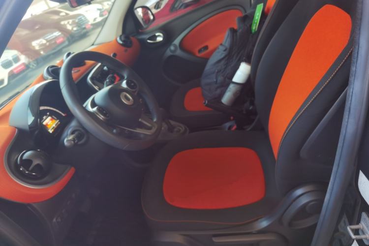 Used  forfour 2016 1.0L 52 kW Passion Edition
