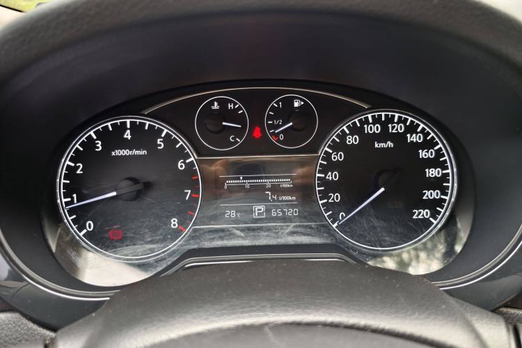 Used Nissan Tiida 2014 1.6L CVT Smart Model
