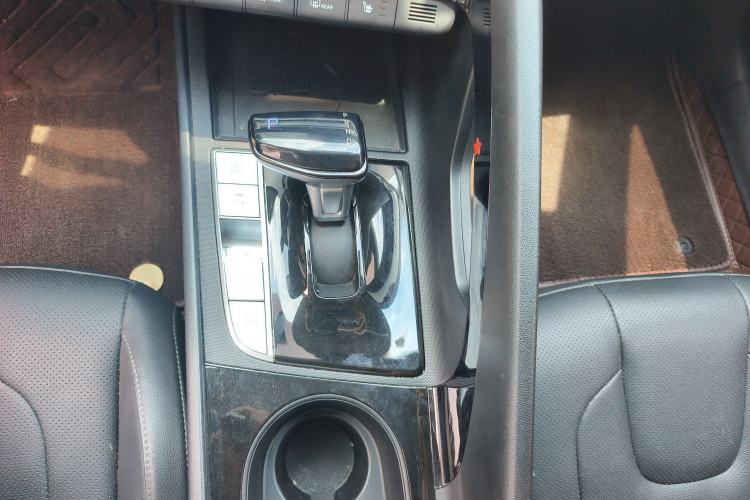 Used Hyundai Elantra 2023 1.5L CVT LUX Prestige Edition
