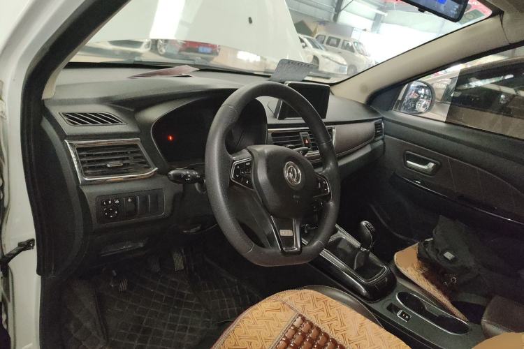 Used Dongfeng Fengon 370 2018 S370 1.5L Manual Luxury 5-Seater
