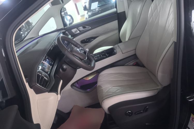 Used Denza D9 2024 DM-i 980 Four-Wheel Drive Flagship Model
