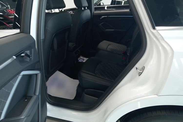 Used Audi Q3 2024 40 TFSI Fashion Dynamic Model
