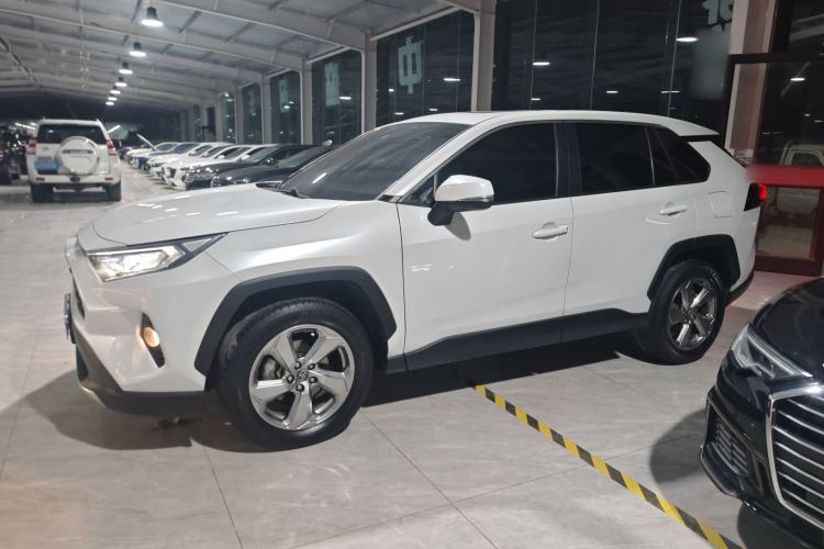 Used Toyota RAV4 2021 2.0L CVT Two-Wheel Drive Fashion Edition
